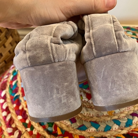 Everlane Soft Gray Velvet Women's Heeled Flats - Picture 5 of 7